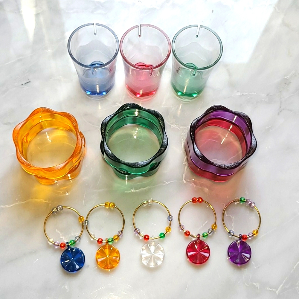 Tupperware party accessories